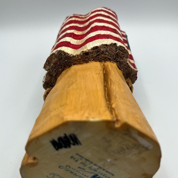 Captured Carvings by A Costanza 178 of 3000 Grand Ole Flag Santa Resin Limited - Picture 15 of 17